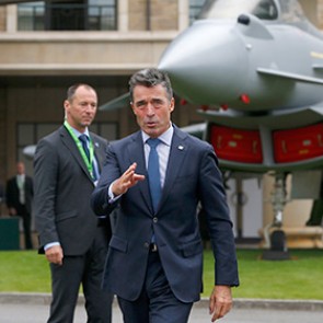 Генсек НАТО поддержал мирный план Путина