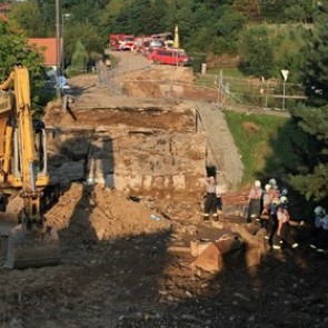 В Чехии при обрушении моста погибли три человека