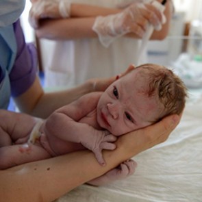 Короткие и болезненные роды оказались более запоминающимися