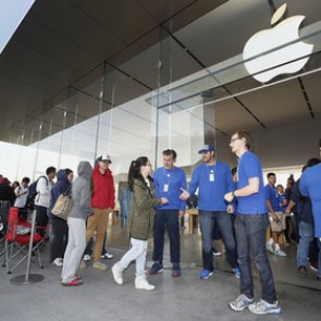 Аналитики спрогнозировали рекордные продажи iPhone перед праздниками