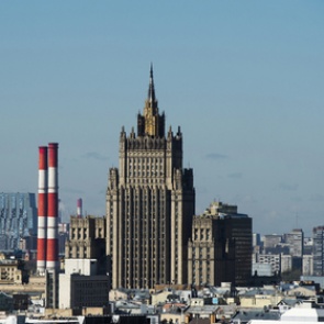 В МИД РФ обвинили Киев в причастности к обстрелу автобуса под Донецком