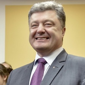 Порошенко пообещал Украине скорую независимость от российского газа
