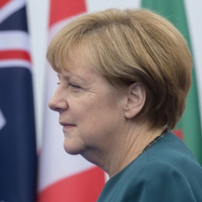 Меркель подтвердила введение новых санкций против России