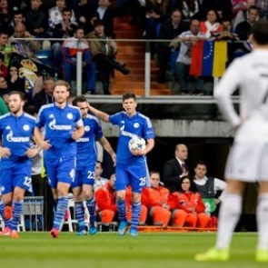 «Реал» пропустил четыре гола от «Шальке» и вышел в четвертьфинал Лиги чемпионов