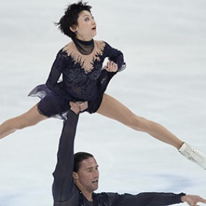 Фигуристы Кавагути и Смирнов вывели Россию на второе место командного ЧМ