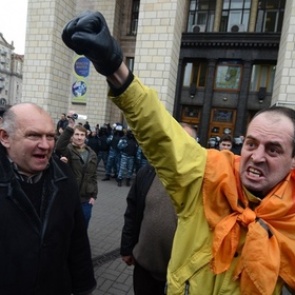 Минобороны предложило во всех вузах преподавать борьбу с «цветными революциями»