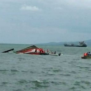 На Филиппинах перевернулся пассажирский паром