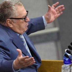 Жириновский предложил заменить селфи «себяшками»