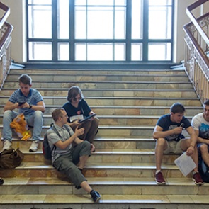 Рособрнадзор запретил 51 вузу принимать абитуриентов