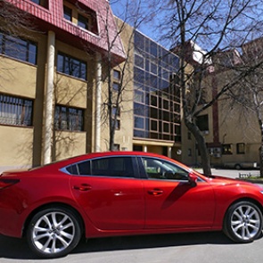 Mazda отзывает автомобили в России из-за негерметичных стекол