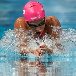 Отбывшая дисквалификацию российская пловчиха выиграла золото на ЧМ в Казани