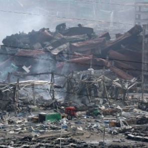 На месте взрывов в Тяньцзине обнаружен один выживший