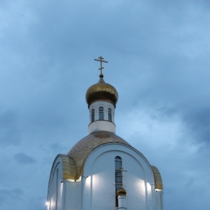 На Храме святого Даниила Ачинского установили архитектурную подсветку