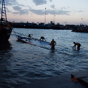 У побережья Малайзии перевернулась лодка с сотней мигрантов