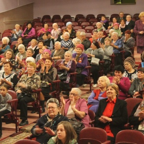 Ветеранов АГК поздравили в городском Дворце культуры