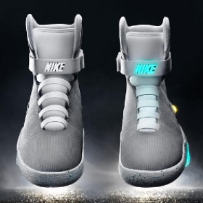 Nike подарил исполнителю роли Макфлая кроссовки из «будущего»