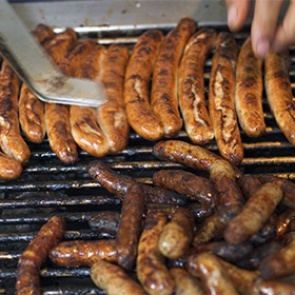 ВОЗ назвала переработанное мясо источником рака