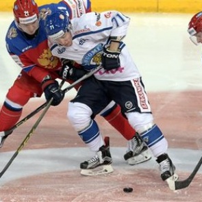 Сборная России проиграла стартовый матч Еврохоккейтура