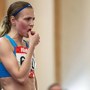 Российская легкоатлетка решила судиться с рассказавшей о допинге коллегой