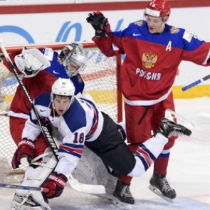Сборная России вышла в финал молодежного чемпионата мира по хоккею