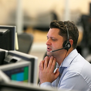 Нефть Brent подорожала до 33 долларов