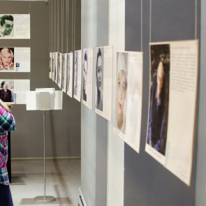 В Ачинске состоялось торжественное открытие выставки «Автографы большого кино»