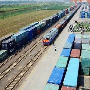 В Казахстане потерялся отправленный в обход России украинский поезд