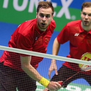 Российские бадминтонисты Иванов и Сазонов выиграли неофициальный чемпионат мира