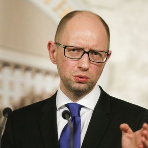 Яценюка заподозрили в получении взятки в 3 миллиона долларов