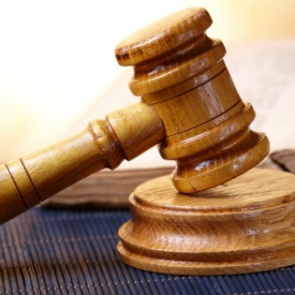 Пенсионерка продала семье не пригодный для проживания зимой дом