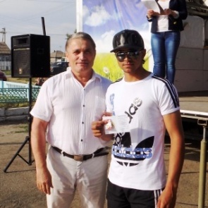 Учащийся Лапшихинской школы получил золотой знак ГТО