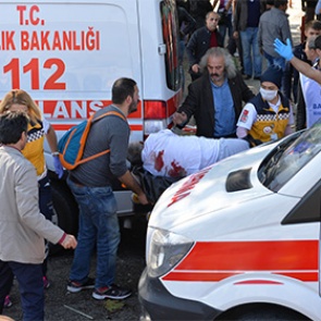 При взрыве у полицейского участка в Турции погибли 3 человека и ранены десятки