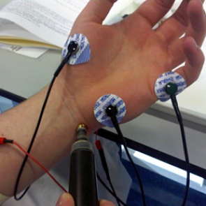 Назван способ вернуть подвижность парализованной руке