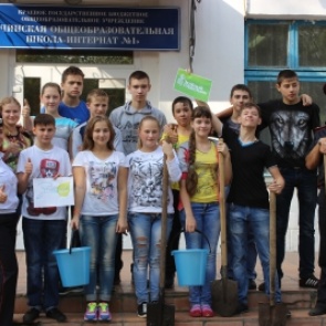 В Ачинске сотрудники полиции совместно с подшефными приняли участие в экологическом субботнике «Зеленая Россия»