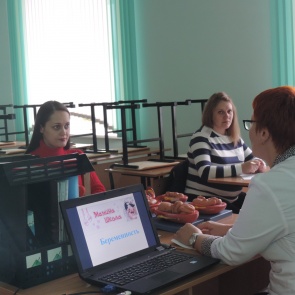 Продолжаются занятия в «Маминой школе»