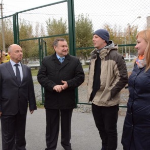 Глава Ачинска Илай Ахметов совершил рабочий визит в спорткомплекс «Олимп»