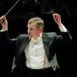 В ачинском Дворце культуры выступит маэстро Анатолий Чепурной