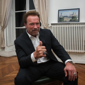 Шварценеггер и Джеки Чан сыграют в сиквеле российского «Вия»