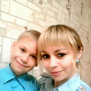 Полицейские Ачинска присоединились к Всероссийской акции МВД России «Селфи с мамой»