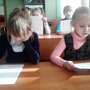 Полицейские протестировали ачинских школьников на знание Правил дорожного движения