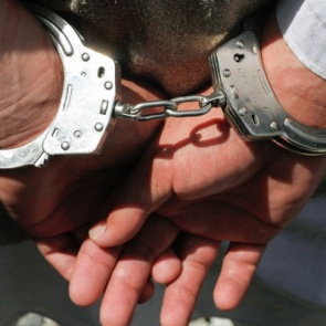 Краевые оперативники совместно с сотрудниками полиции Ачинска задержали опасного преступника