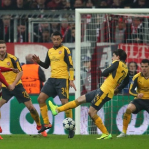 «Бавария» забила пять мячей «Арсеналу» в первом матче 1/8 финала Лиги чемпионов