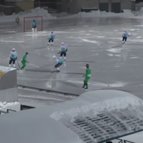 Команды забили 20 мячей в свои ворота в игре чемпионата России по бенди