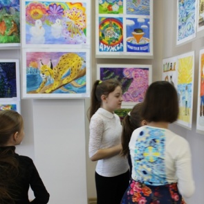 В Ачинске открылась выставка "Синяя птица"