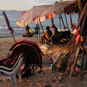 Ростуризм порекомендовал гражданам в Таиланде избегать мест скопления людей