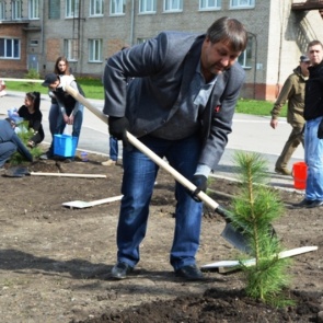 Ачинцы приняли участие в экологическом марафоне «Зеленая волна»