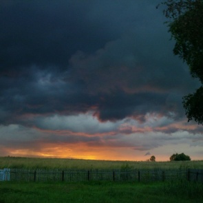 Синоптики предупредили о надвигающейся грозе