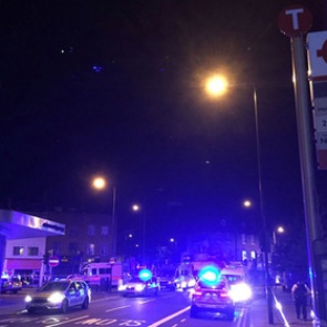 В Лондоне фургон въехал в толпу людей