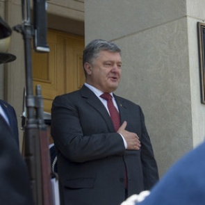 Порошенко отказался разблокировать «ВКонтакте»