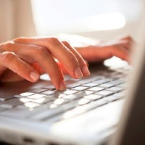 Красноярец получил реальный срок за угрозы выложить интимные фото знакомой